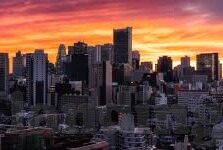 足球蜘蛛比分-足球场上的蜘蛛侠，当比分与战术艺术交织成网